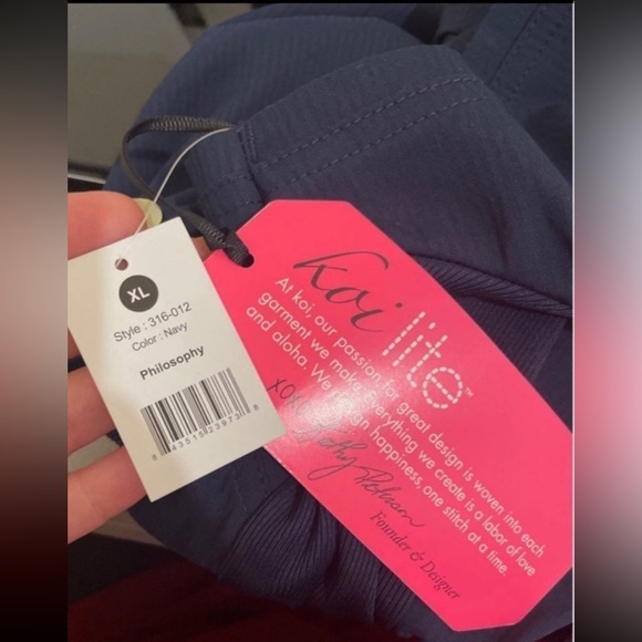 *KOI Lite Women's Scrub Navy Blue Top - Picture 4 of 4